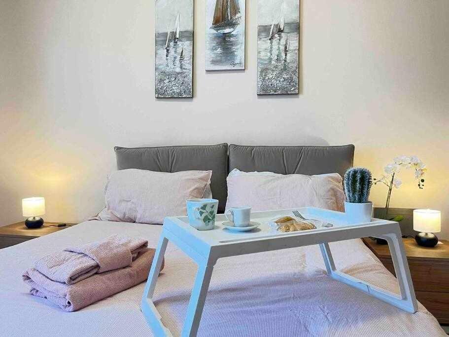 Appartamento A Pochi Passi Dalla Stazione Comodo A Coppie E Famiglie, Casa Ferrucci Колленьо Екстер'єр фото